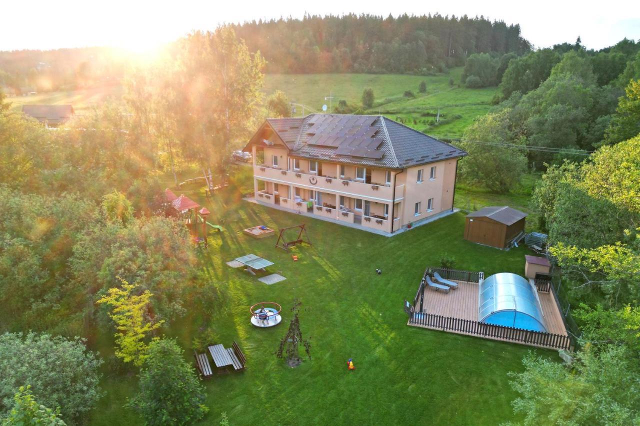 Apartments Nad Rybniky Horní Planá エクステリア 写真